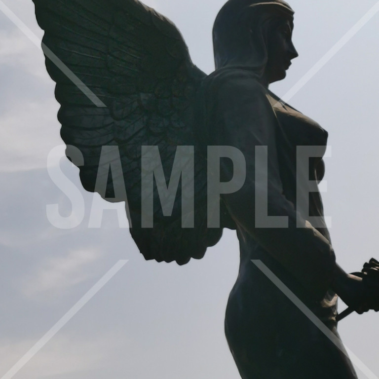 石の天使の彫像