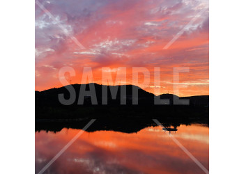 赤く輝く夕陽 湖 大連（Dalian）西山湖 西山湖公園