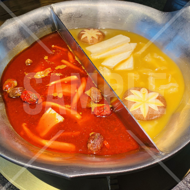 中華料理 中華火鍋の写真 セパレートの鍋